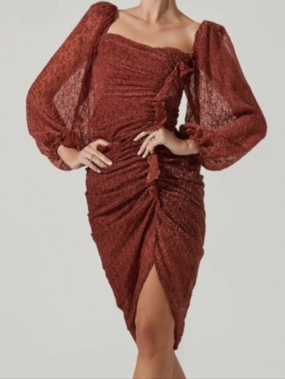 Astr The Label Rust Textured Ruched Puff-Sleeve Midi Dress Small
